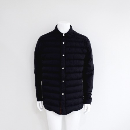 Louis Vuitton(루이비통) 블랙 라이트 남성 패딩 자켓aa02601