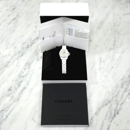 [새상품]Chanel(샤넬) H2570 J12 화이트세라믹 다이아몬드 자개판 여성 시계aa05512