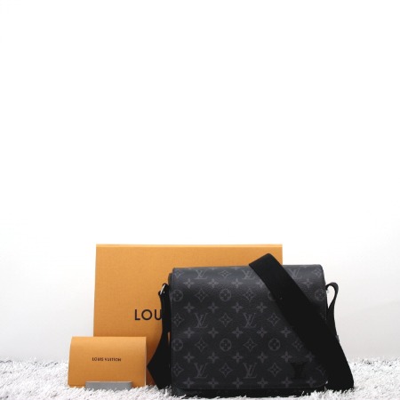 [새상품]Louis Vuitton(루이비통) M44000 모노그램 이클립스 디스트릭트PM 크로스백aa05788
