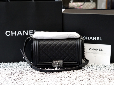 [전국매장품절] Chanel(샤넬) 18시즌 A67086 보이샤넬 블랙 캐비어스킨 S(스몰)사이즈 은장체인 숄더백