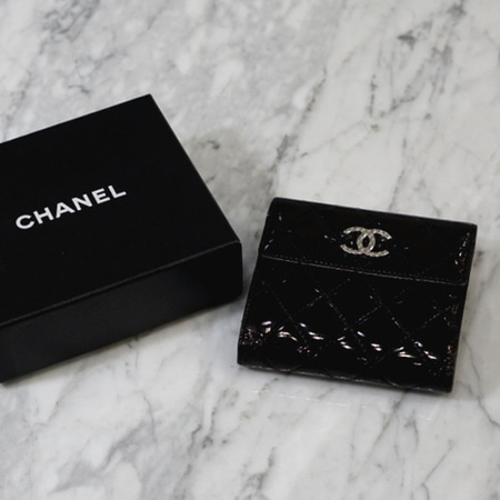Chanel(샤넬) A48694 CC 마드모아젤 블랙 페이던트 은장 스냅 반지갑