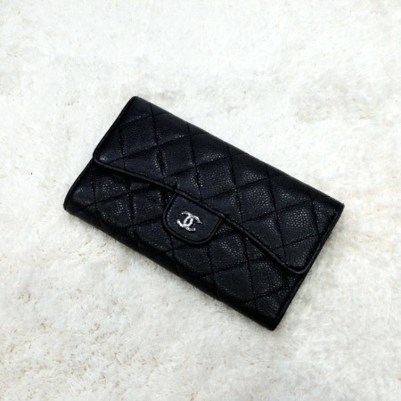 Chanel(샤넬) A31506 은장 CC 블랙 캐비어 클래식 플랩 장지갑