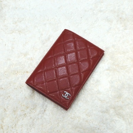[새상품]Chanel(샤넬) A80385 은장 CC 레드 캐비어 클래식 여권 케이스 지갑