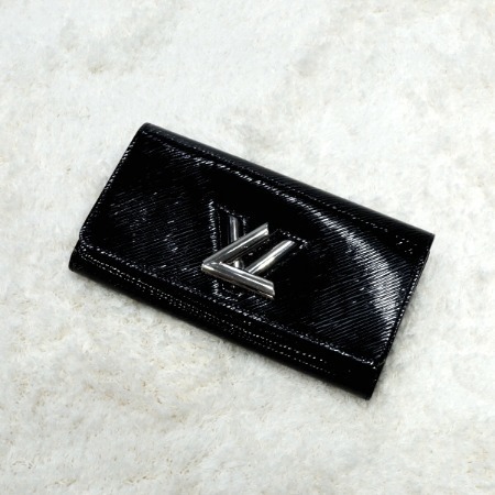 Louis Vuitton(루이비통) M6117N 에피 포트포이유 트위스트 장지갑