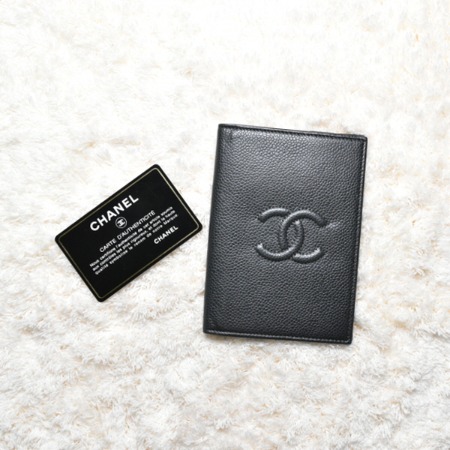 Chanel(샤넬) CC 클래식 캐비어 여권케이스 지갑