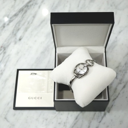 [신상]Gucci(구찌) YA139504 19시즌 홀스빗 다이아몬드 자개판 28MM 여성 시계