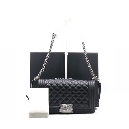 [새상품]Chanel(샤넬) A67086 보이샤넬 블랙 캐비어 미듐 플랩 은장체인 숄더백aa32059