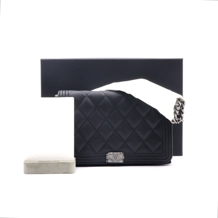 [새상품]Chanel(샤넬) AP1117 블랙 캐비어 WOC 보이 은장체인 크로스백 겸 숄더백aa33573