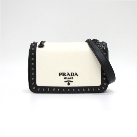 Prada(프라다) 1BD147 그레이스 카프 스터드 플랩 체인 숄더백aa34849