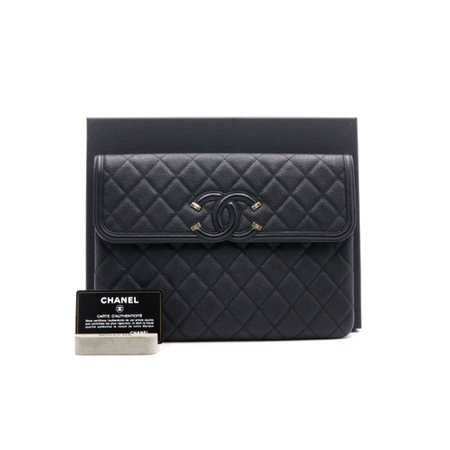 Chanel(샤넬) A81944 블랙 캐비어 코스메틱 뉴미듐 플랩 CC 클러치백aa35569