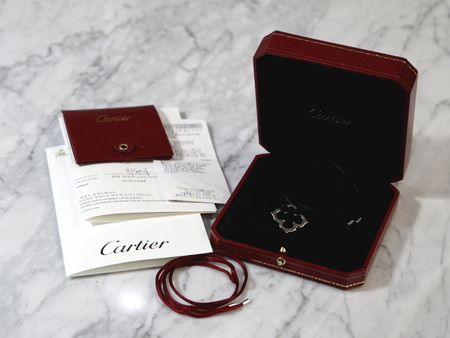 Cartier(까르띠에) 18K 화이트 골드 Floral(크로버) 펜던트 실크밴드 목걸이
