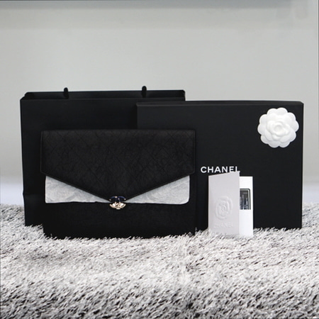 [새상품]Chanel(샤넬) A84412 18시즌한정 CC 블랙 캐비어 플랩 클러치