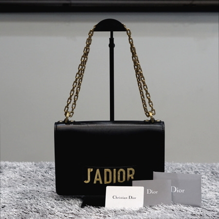Dior(크리스챤디올) 신상 J&#039;ADIOR(자도르) 블랙 송아지 가죽 체인 플랩 숄더백