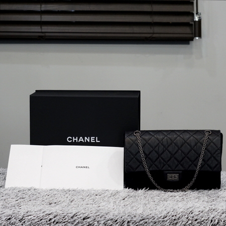 [새상품][18시즌신상]Chanel(샤넬) A37587 2.55 빈티지 블랙 은장체인 M사이즈 플랩 숄더백