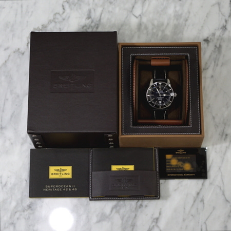 BREITLING(브라이틀링) 신형 슈퍼오션 헤리티지2 블랙 오토매틱 가죽밴드 남성 시계