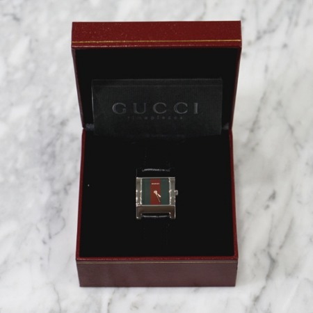 Gucci(구찌) 7700L 삼선 Web 밴드로고 가죽밴드 여성 시계