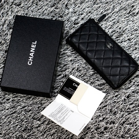 Chanel(샤넬) A68778 CC실버 블랙 캐비어 집업 장지갑