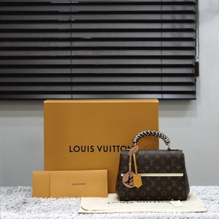 [새상품][신상]Louis Vuitton(루이비통) M43982 모노그램 클루니BB 토트백 겸 숄더백