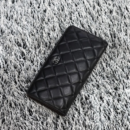 Chanel(샤넬) A31509 CC 실버메탈 블랙 램스킨 클래식 장지갑