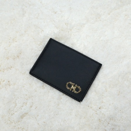 [새상품]Ferragamo(페라가모) 66 A099 골드메탈 간치니 카드명함 지갑