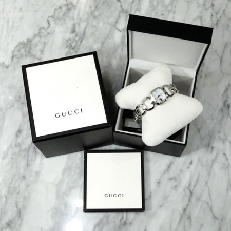 Gucci(구찌) YA125513 G-GUCCI 3포인트 다이아 자개판 스틸 여성 시계
