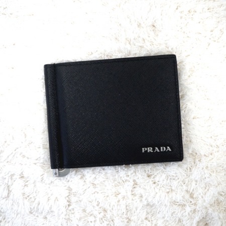 [새상품]Prada(프라다) 2MN077 메탈로고 사피아노 머니클립 반지갑