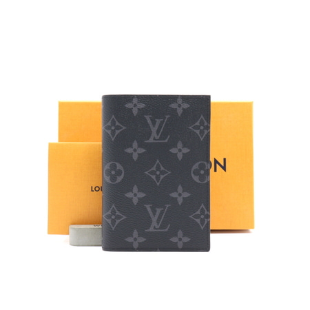[미사용]Louis Vuitton(루이비통) M64501 모노그램 이클립스 패스포트 커버 여권지갑aa18448