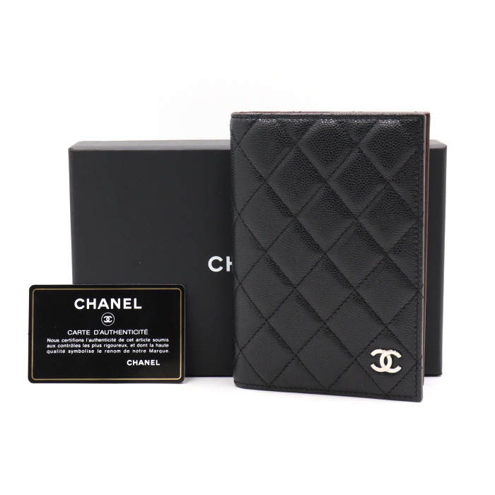 Chanel(샤넬) A80385 블랙 캐비어 은장 CC 패스포트 커버 여권지갑aa39461